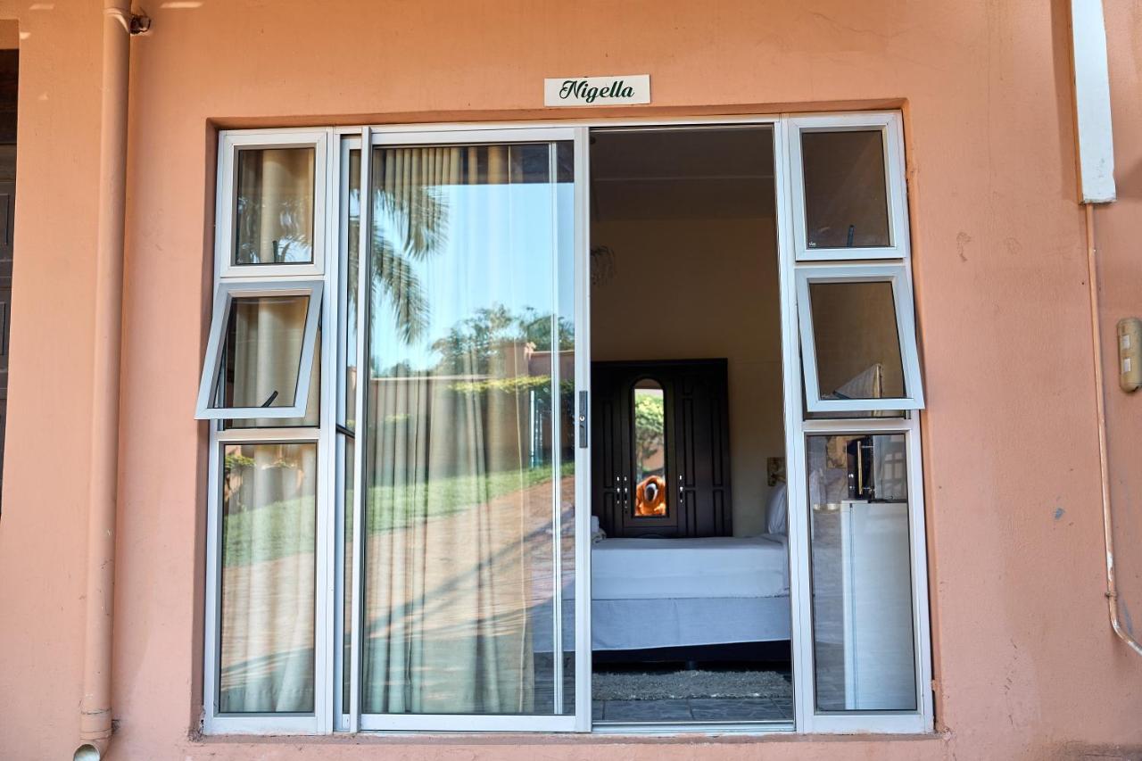 Seaview Executive Guest House متونزيني المظهر الخارجي الصورة