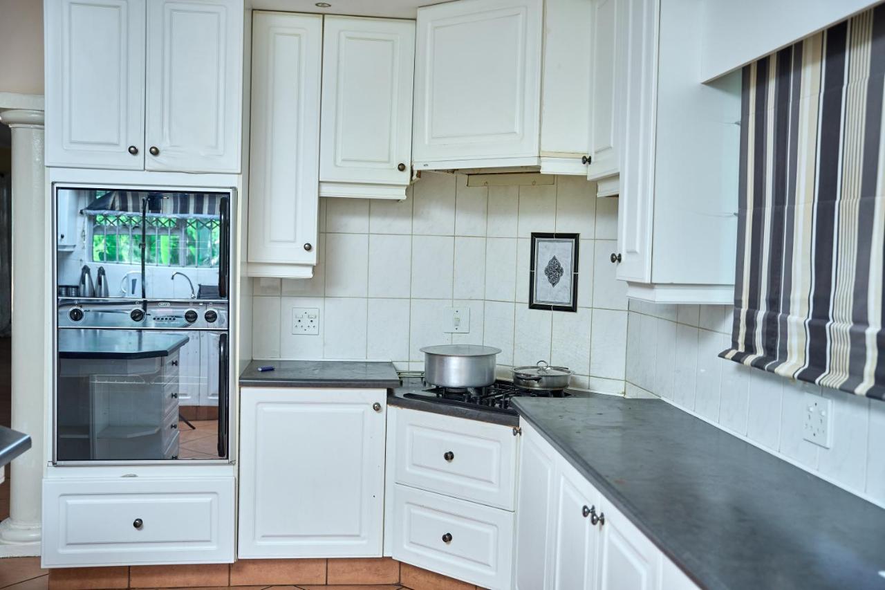 Seaview Executive Guest House متونزيني المظهر الخارجي الصورة