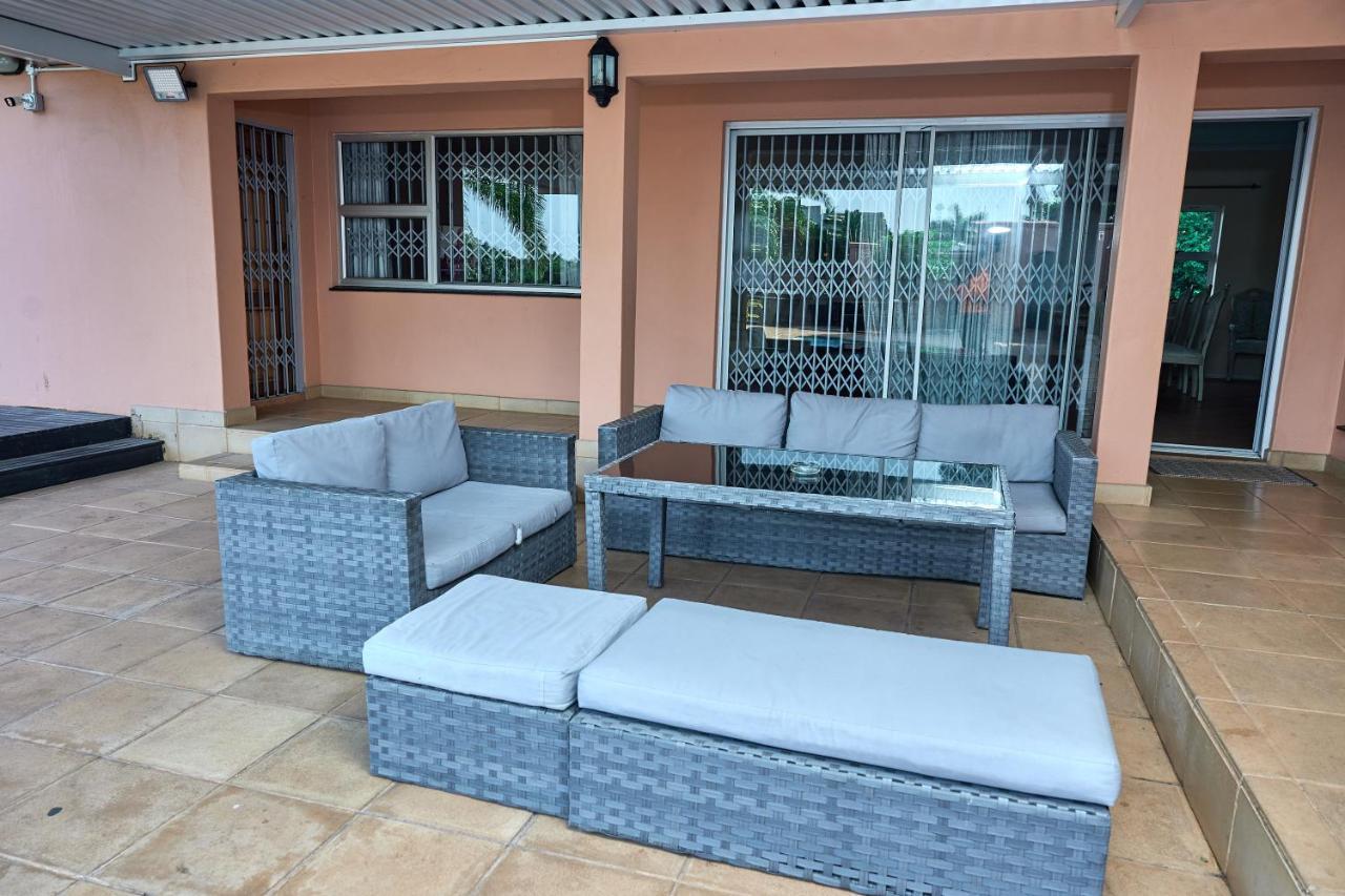 Seaview Executive Guest House متونزيني المظهر الخارجي الصورة